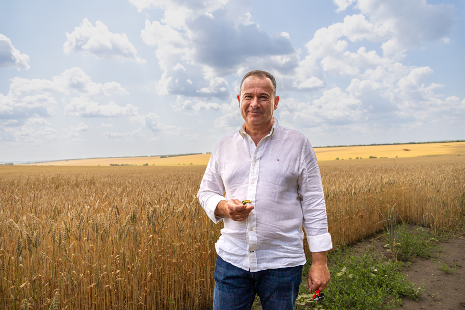 Veaceslav Ciornii Boosts Agricultural Efficiency with Kinze Products in Moldova